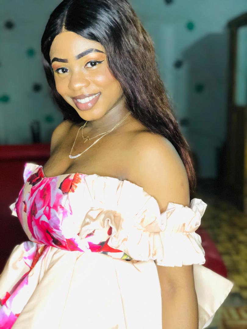 Tabaski : Admirez la chanteuse Dieyna Sen petit Galle habillée en tenue fondante qui fait taire les rumeurs….