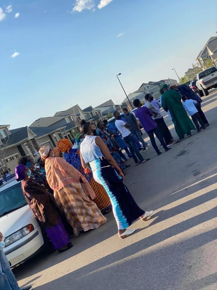 Le Président de l’Association des Sénégalais d’Amerique, Sadio Yaya Barry et le Trésorier Général, Mamadou Drame à Denver pour rendre hommage à Djiby Diol et sa famille Le Président de l’Association des Sénégalais d’Amerique, Sadio Yaya Barry et le Trésorier Général, Mamadou Drame à Denver pour rendre hommage à Djiby Diol et sa famille