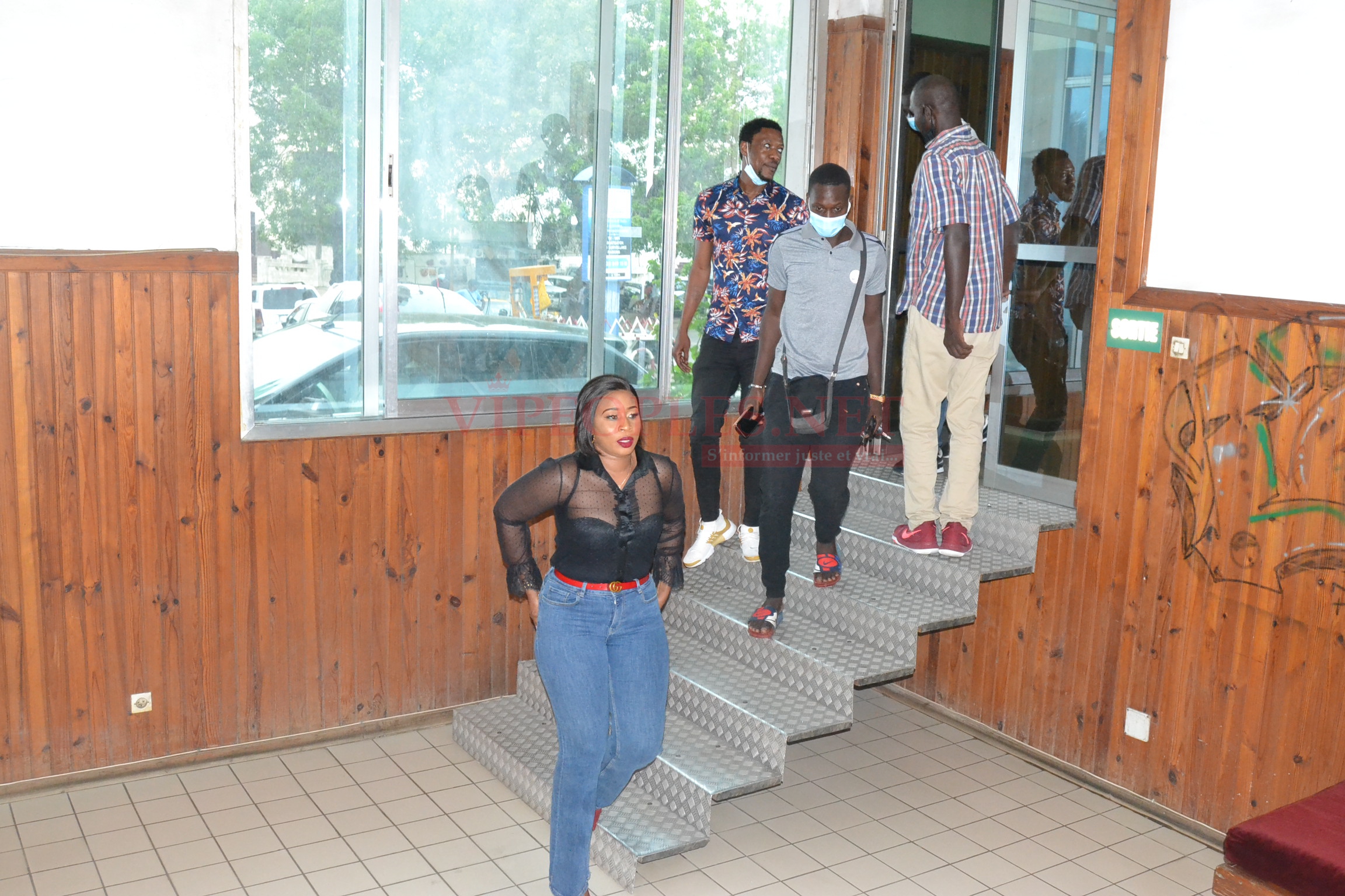 En images , Aida Sambe en mode décontractée dévoile ses Rondeurs