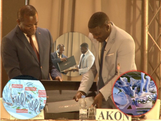 Akon face à la presse pour présenter le projet Akoncity au ministre du tourisme Alioune Sarr