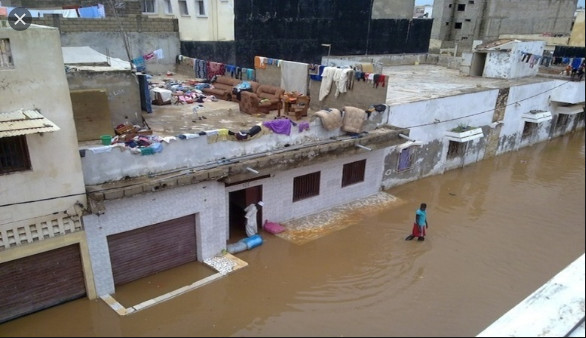 Inondations: Le Président Sall exhorte à accorder une priorité spéciale à la restructuration