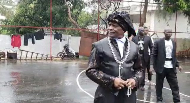 Exclusive Serigne Modou Kara Fête son anniversaire sous la pluie avec ses disciples « Djieredjeuf Serigne Touba Mbaké«