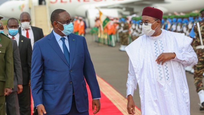 Les images de l’arrivée du président Macky Sall à Niamey