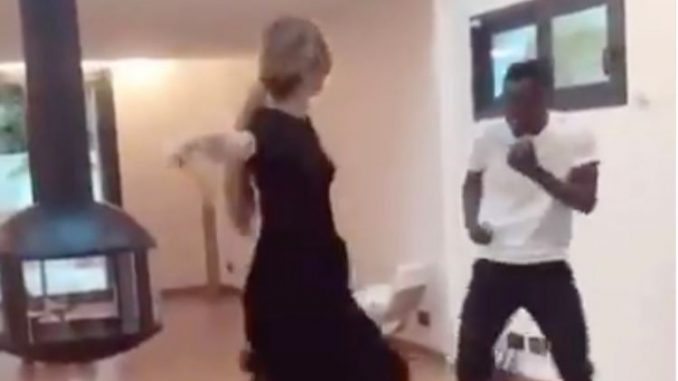 A mourir de rire!!! Les incroyables pas de danses de Gana Gueye avec sa femme