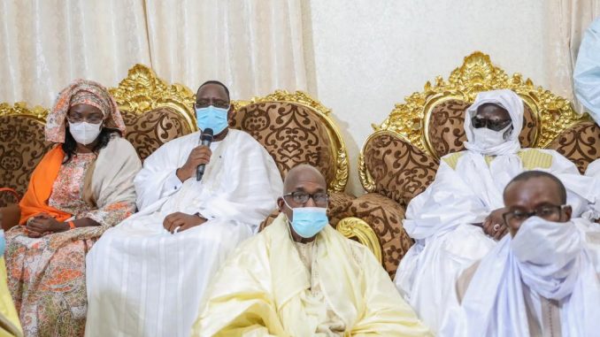 Touba : Les 7 nouvelles promesses de Macky Sall devant Serigne Mountakha Mbacké