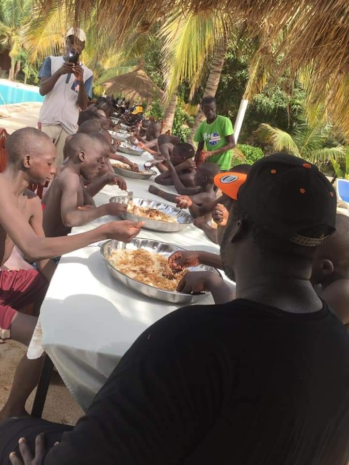 Gris 2 gatte les talibés : Découvrez le beau geste du lutteur Gris 2 gatte les talibés : Découvrez le beau geste du lutteur