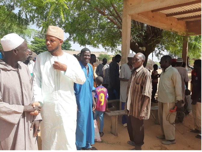 Relance économique: Ousmane Sakal Dieng offre plus de 2 millions aux femmes et aux jeunes de la commune de Sakal, dans le département de Louga Relance économique: Ousmane Sakal Dieng offre plus de 2 millions aux femmes et aux jeunes de la commune de Sakal, dans le département de Louga