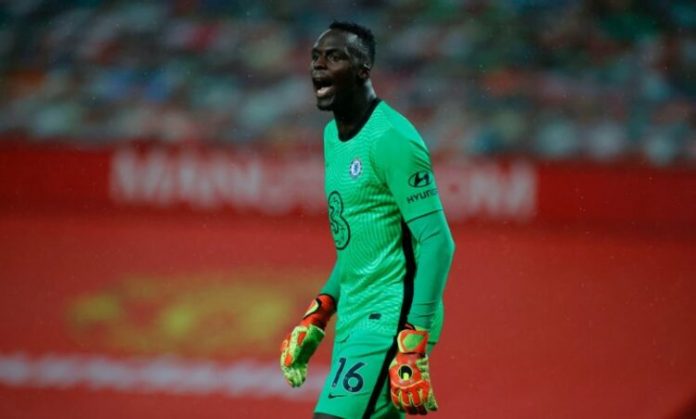 Didier Drogba salue la performance de Mendy Didier Drogba salue la performance de Mendy