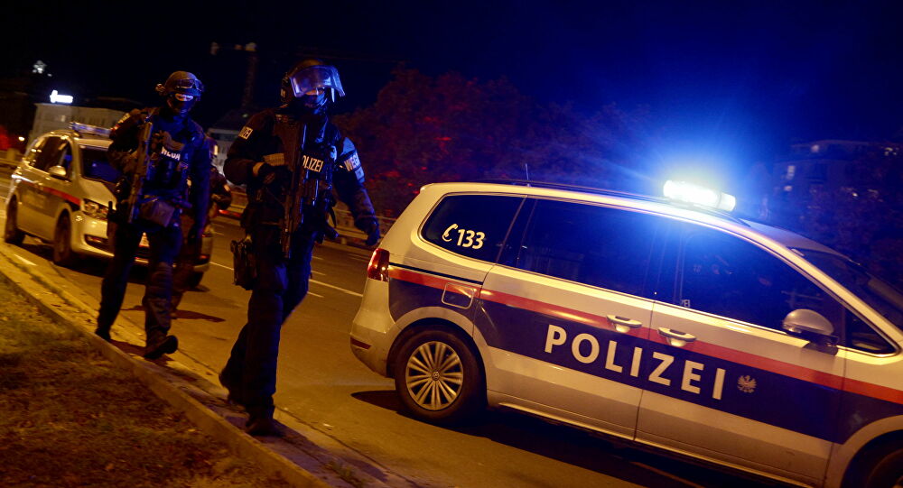«Armés et dangereux», des terroristes présumés en fuite après l’attentat de Vienne