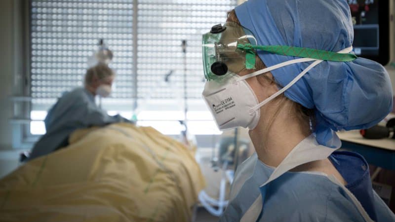 Covid-19: la barre des 1000 patients en réanimation franchie dans les hôpitaux d'Île-de-France