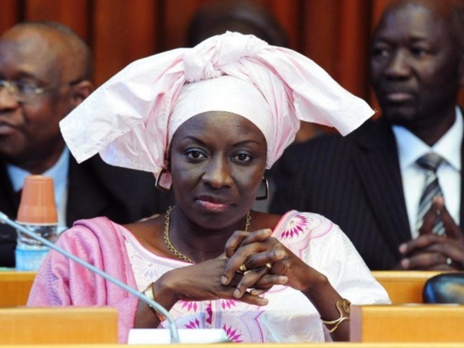 Mimi Touré: "En politique, on n'est pas assis à regarder les trains passer!"