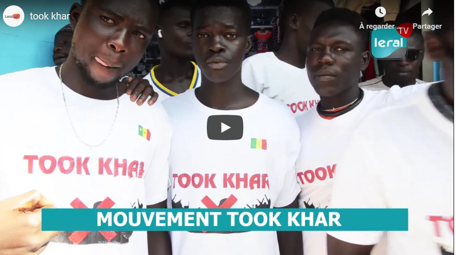 Lutte contre l'émigration clandestine: De jeunes marchands ambulants de Petersen lancent "Toog khar"