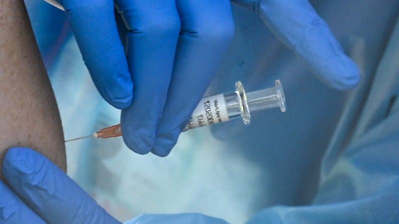 Covid-19: quels pays prévoient de vacciner les premiers?