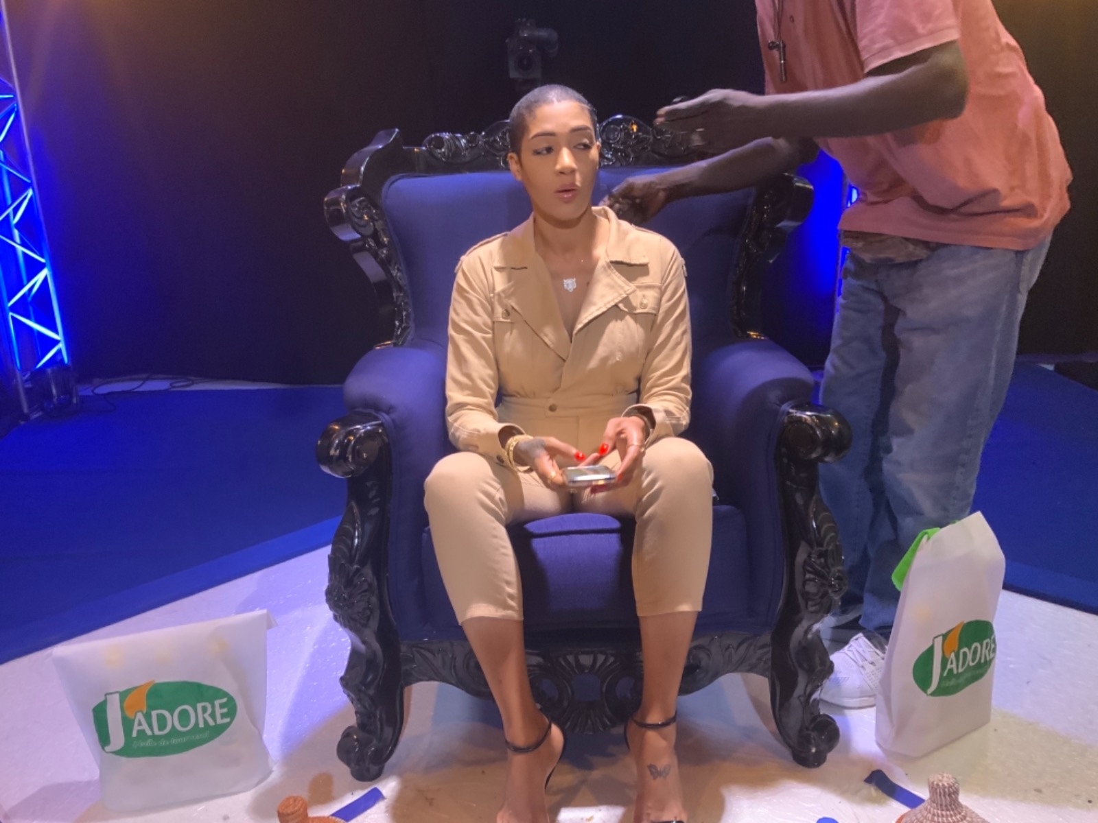 Adja Diallo enterrée Ndeye Marie Diallo revient ouvre une nouvelle page de sa vie avec ses 3 enfant.