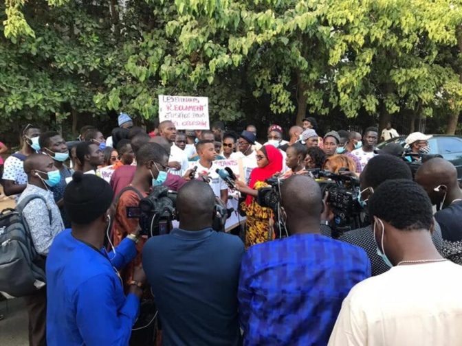 Marche pacifique des étudiants de l'Ucad