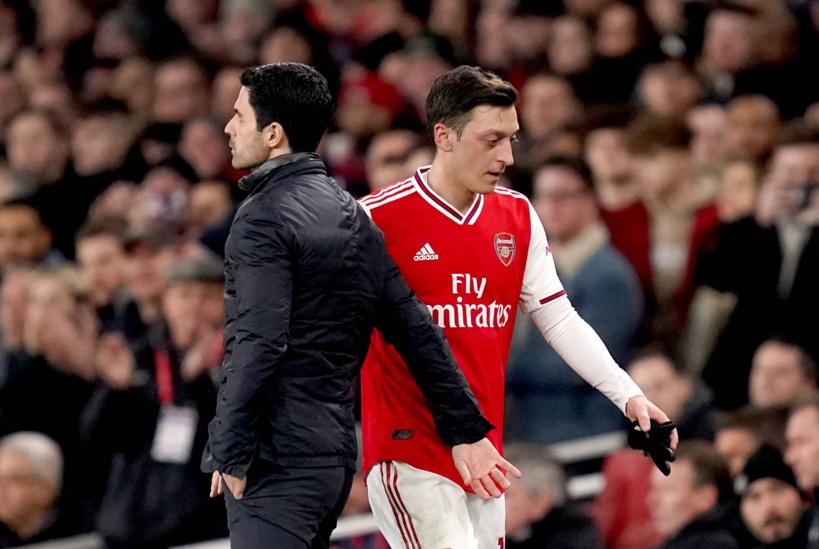 Arsenal tente tout pour se débarrasser de Mesut Özil