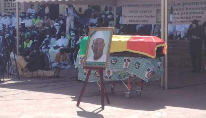Mali/En images un monde fou, fou, fou aux obsèques de Soumaïla Cissé