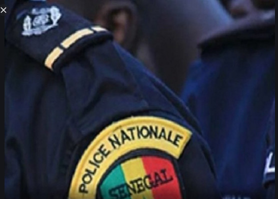 Radiation: Le policier Pape Boubou Diallo radié pour s’être agenouillé devant Serigne Modou Kara Mbacké