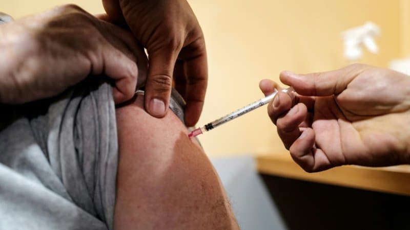 Covid-19: la liste des personnes à risque qui pourront se faire vacciner dès lundi