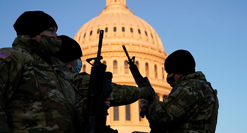 La police arrête un homme armé ayant tenté de pénétrer dans l'enceinte du Capitole