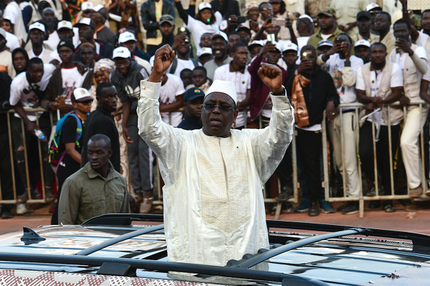 Momar Diongue, journaliste analyste politique : «Macky Sall n’est pas dans la posture d’un chef d’Etat qui fait son dernier mandat…» Momar Diongue, journaliste analyste politique : «Macky Sall n’est pas dans la posture d’un chef d’Etat qui fait son dernier mandat…»