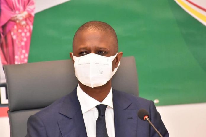 Comment le ministre de l’intérieur a changé l’image de la police pendant le couvre-feu