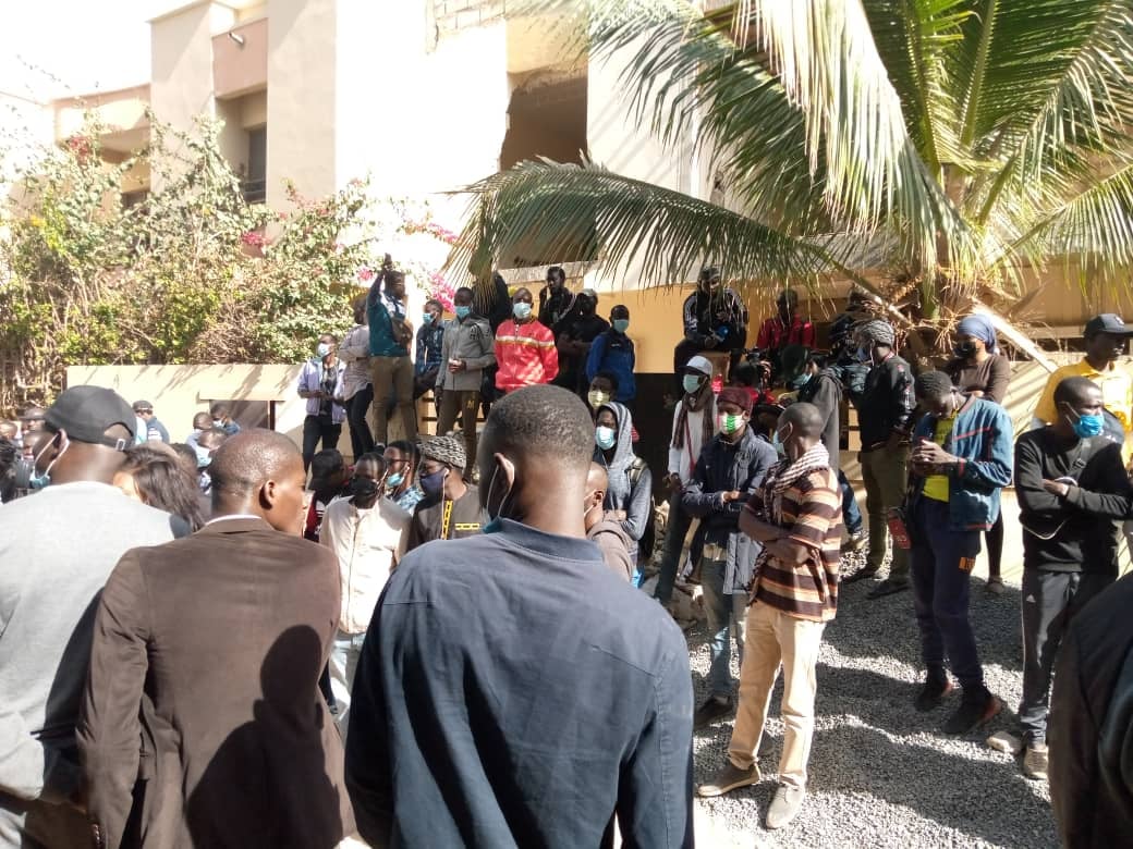 (Photos) Forte mobilisation devant le domicile de Sonko