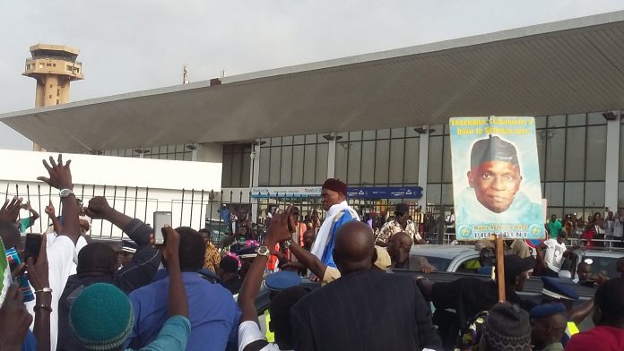 Edito – Présidence de la rue : Sonko sur les traces de Wade…