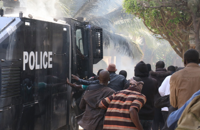 Affaire Sonko: Le Récit poignant des jeunes arrêtés et torturés à la police centrale
