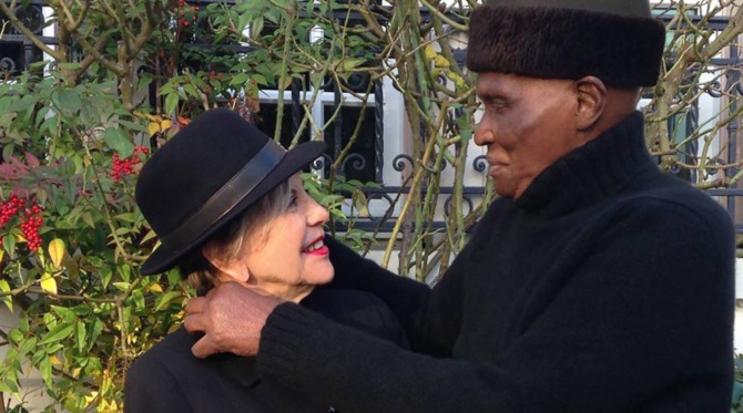 Me WADE retourne à Paris par vol spécial