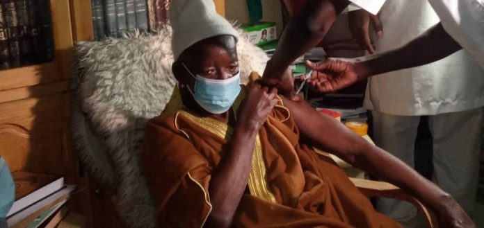 Urgent-Le Khalife de Médina Baye a pris le vaccin