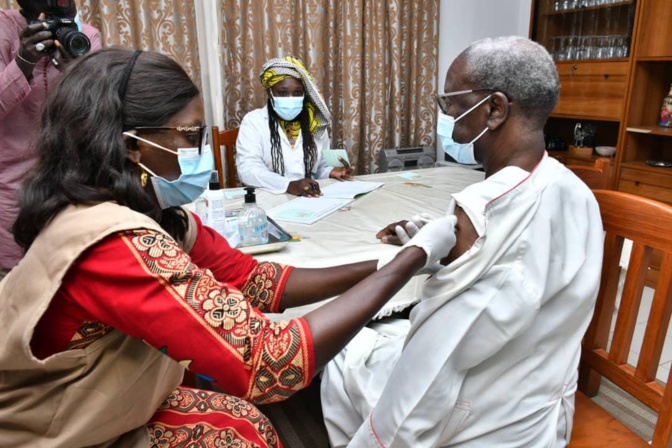 Vaccin contre la Covid-19 - Le Cardinal Théodore Adrien Sarr a pris sa dose ce vendredi