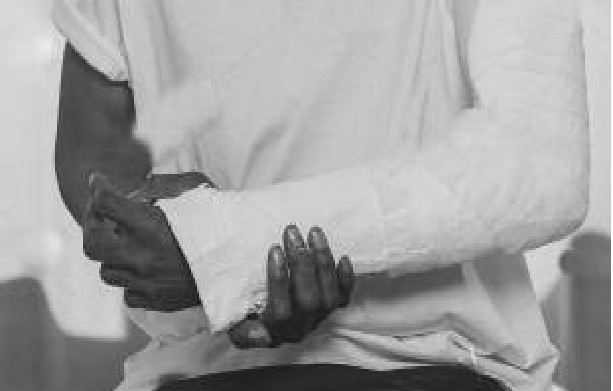 Stéphane V. Preira en rogne fracture le bras de son pâtron : Son boss le soupçonnait d'avoir le coronavirus