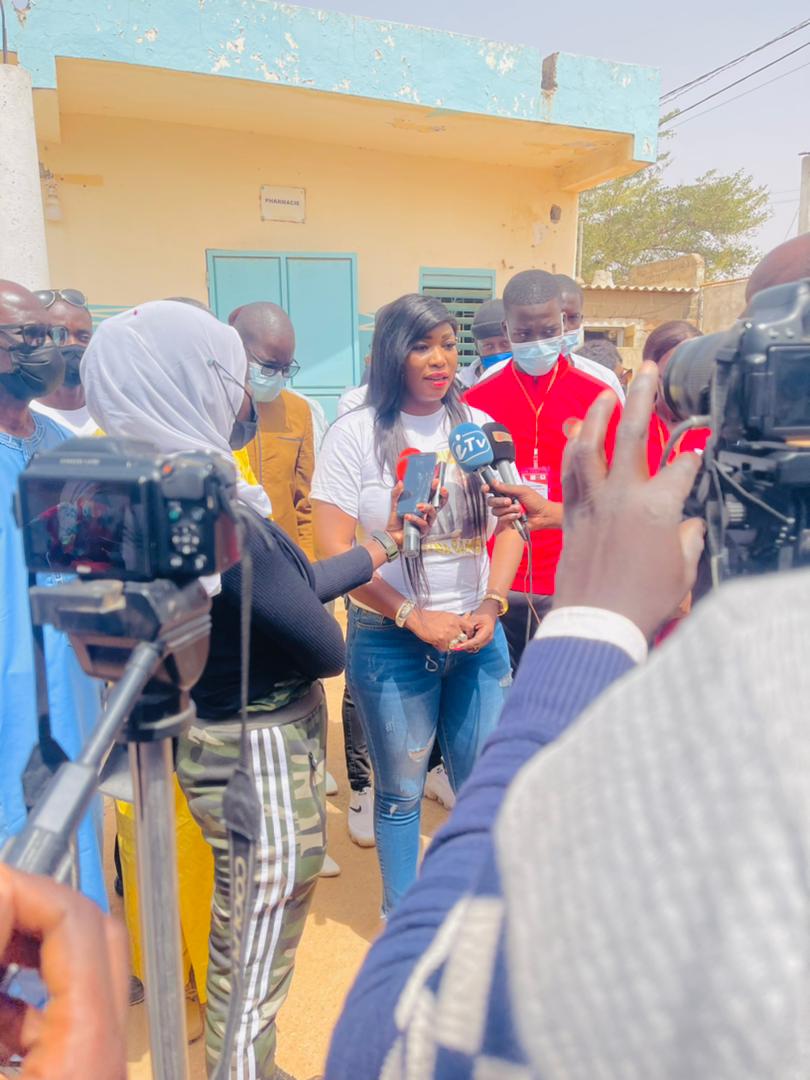 Lancement d'une journée de consultation gratuite et de remise de dons aux daaras accompagnée d’une sensibilisation contre la Covid19 par la journaliste Zeyna Bamba Ndiaye.