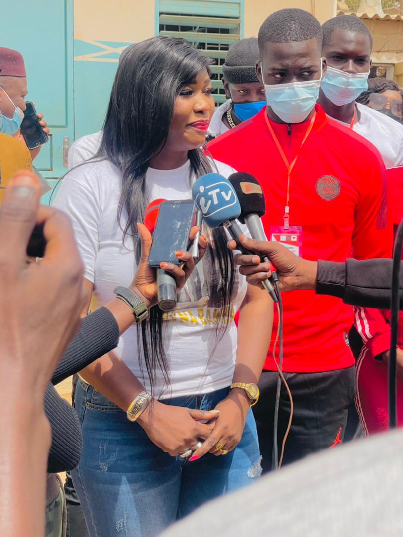 Lancement d'une journée de consultation gratuite et de remise de dons aux daaras accompagnée d’une sensibilisation contre la Covid19 par la journaliste Zeyna Bamba Ndiaye.