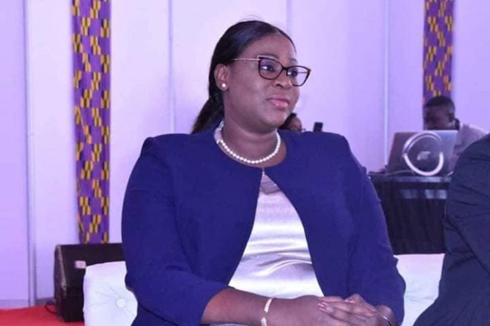 Les aveux à demi-mot du ministre de la jeunesse Néné Fatoumata Tall sur son échec. Regardez