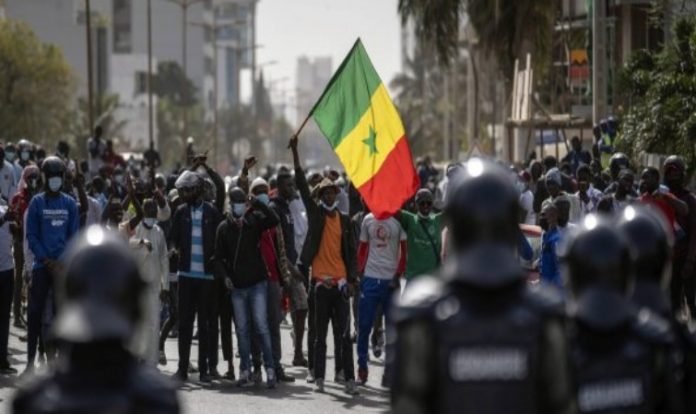 MACKY VA RECEVOIR DES REPRÉSENTANTS DE JEUNES