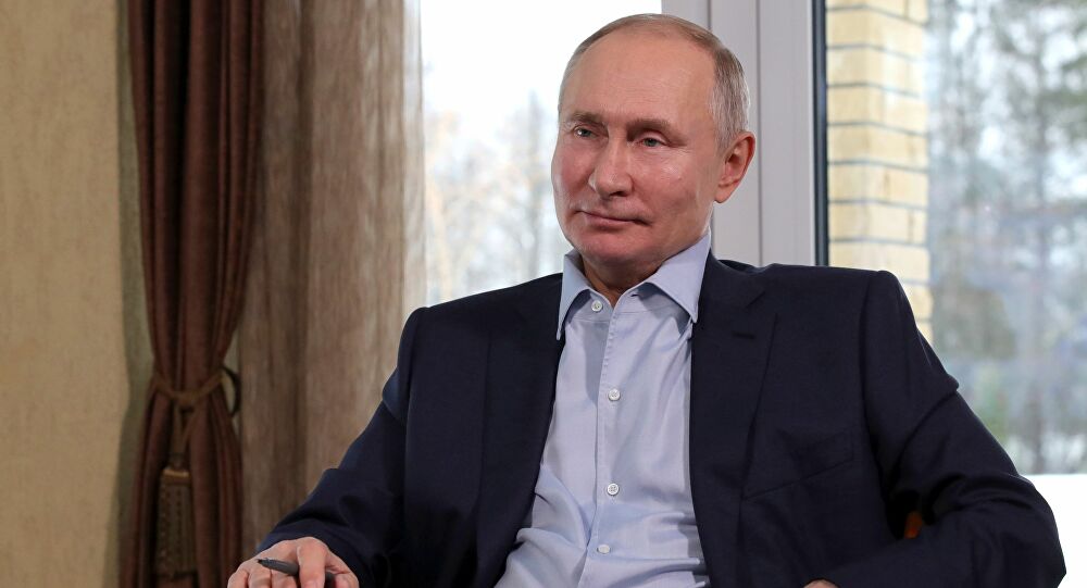 Poutine invite Biden à une discussion ouverte en public