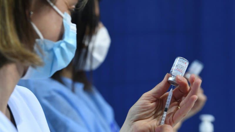 Covid-19: plus de 7,5 millions de personnes ont reçu au moins une dose de vaccin en France