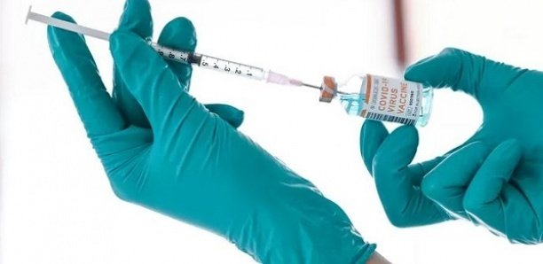 Vaccins contre la Covid-19 : “Trois morts (déjà) au Sénégal”