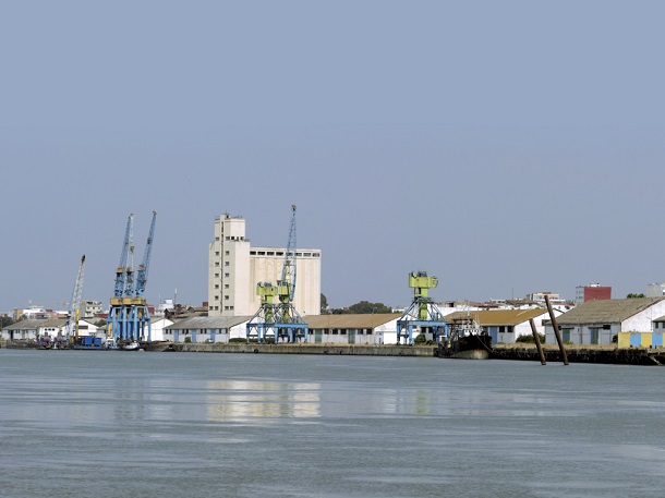 Appel au secours: Le capitaine Jean-Pierre Ndioukane Ndecky bloqué depuis 7 mois au port de Kenitra Appel au secours: Le capitaine Jean-Pierre Ndioukane Ndecky bloqué depuis 7 mois au port de Kenitra