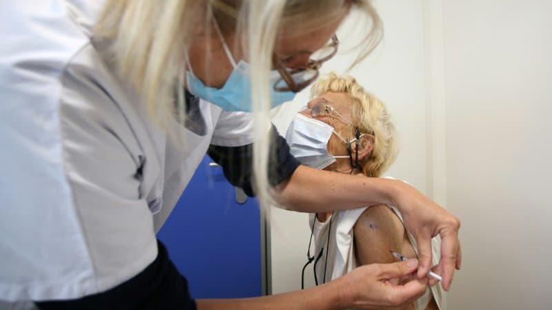 Covid-19: 1 Français sur 4 a désormais reçu au moins une dose de vaccin
