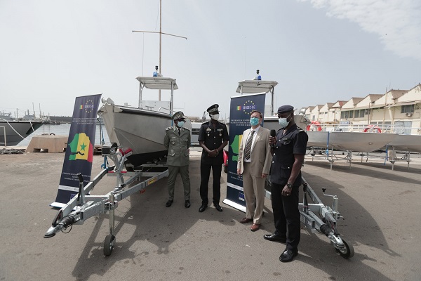 Assistance Technique au Programme Sensec-UE, l’Union européenne offre quatre embarcations à la Douane Assistance Technique au Programme Sensec-UE, l’Union européenne offre quatre embarcations à la Douane