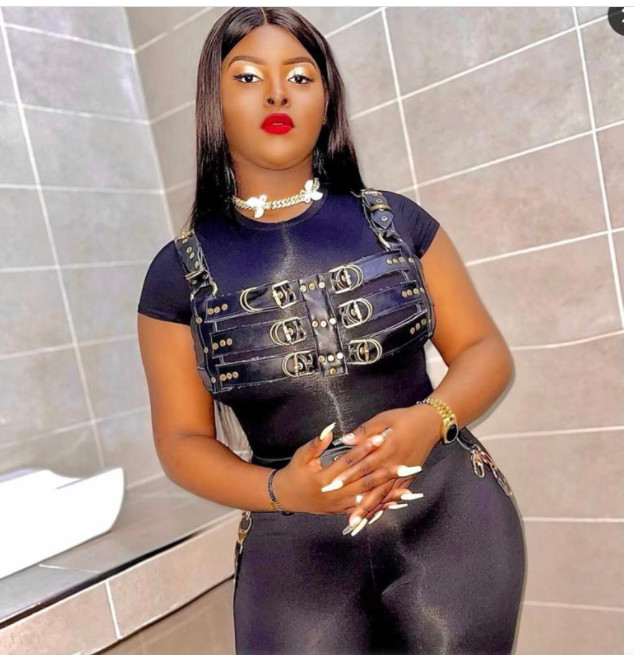 La chanteuse Abiba dans une tenue sexy, qui met en valeur ses formes (Photos)