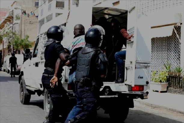 Opération coup de poing : La Police de Thiaroye interpelle une bande de 03 malfrats