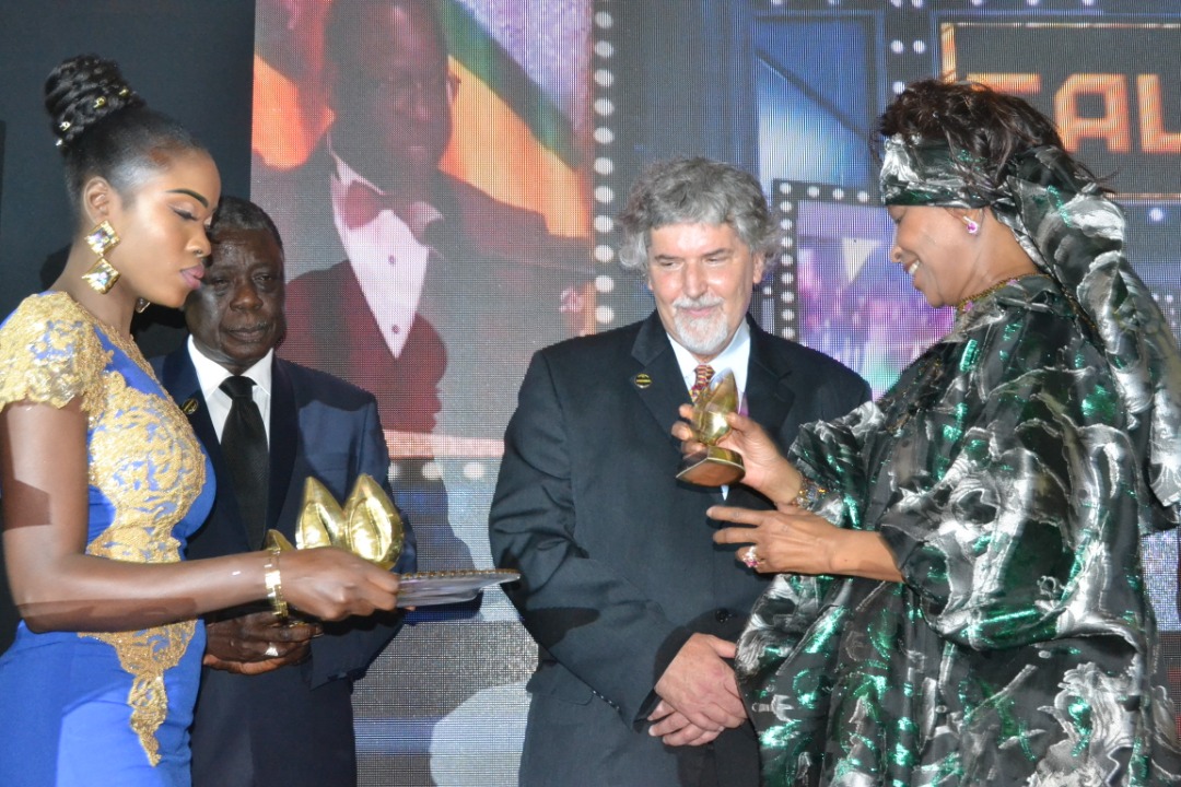 Voici les Lauréats de la 16 eme éditions des Cauris d’or 2021, la plus prestigieuse soirée de gala de l'Afrique de l'Ouest.