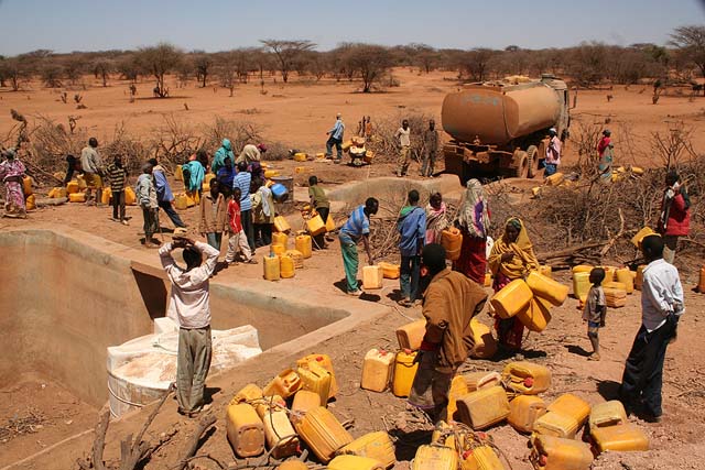 Cinq ans sans eau courante : Gabou a investi en masse la rue