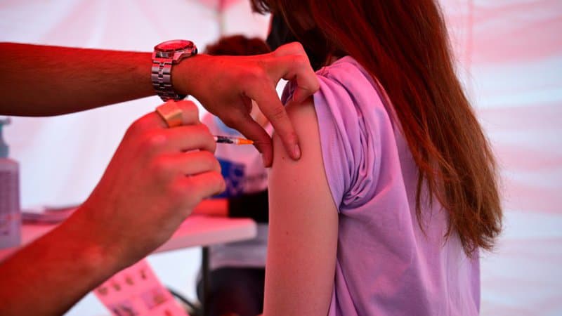 L'ANSM fait le point sur les effets secondaires observés pour Pfizer, Moderna, AstraZeneca et Janssen