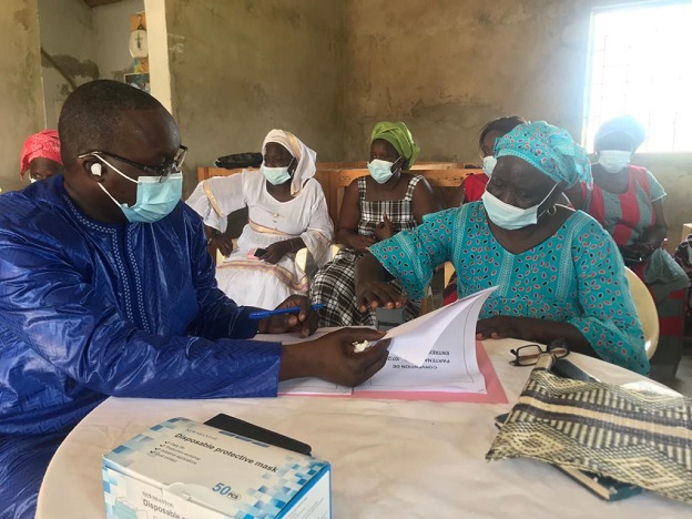 Visite et signature de convention de partenariat à Djilor Djidiack , le royaume d’enfance du Président Senghor: 42 femmes et 18 jeunes recrutés