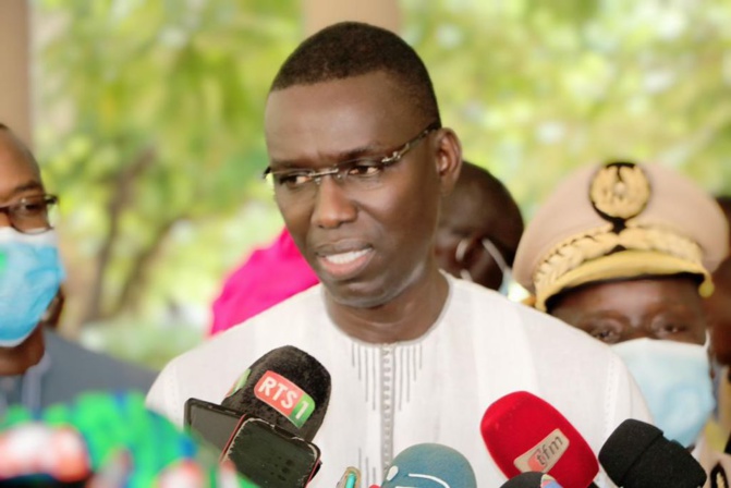 Xeyu Ndaw Yi: Le Ministre Dame Diop octroie des bons de formation 114 millions F CFA à Kaolack et Fatick